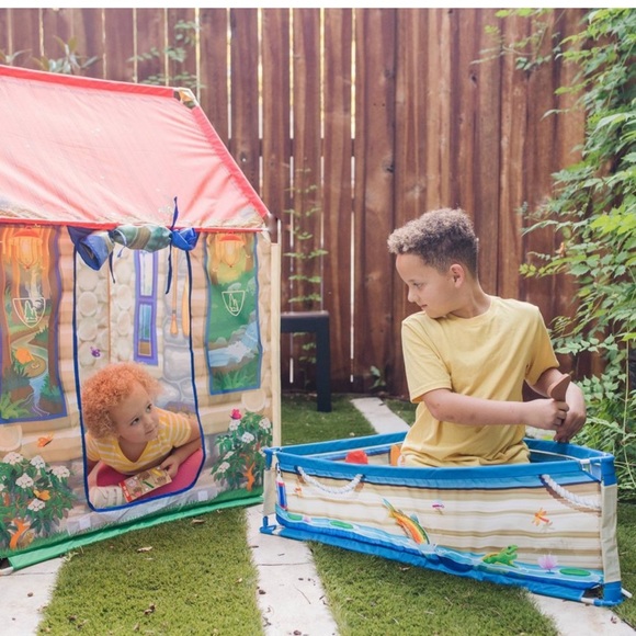 Melissa & Doug Let's Explore Park Ranger Cabin & Boat - Picture 4 of 9